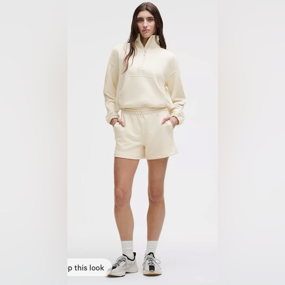 NWOT 🎉Lululemon women’s Softstreme High-Rise Short ivory 4". Size 6